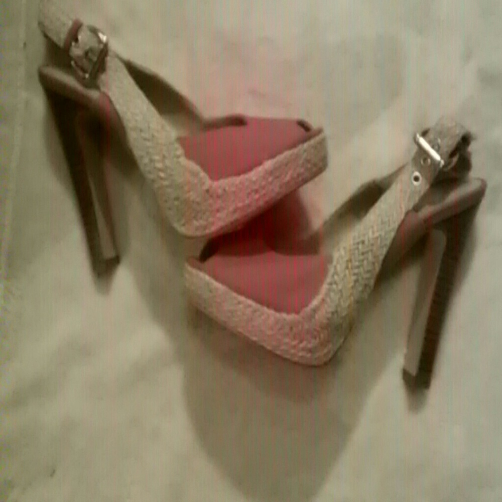 Shoes - Picture 4 of 4